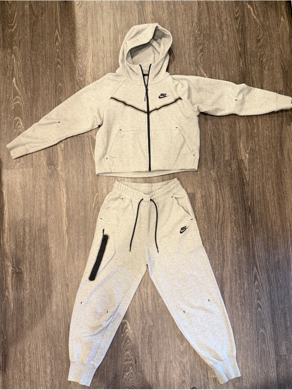Nike Light Gray Zip Hoodie & Jogger Set with Black Accents